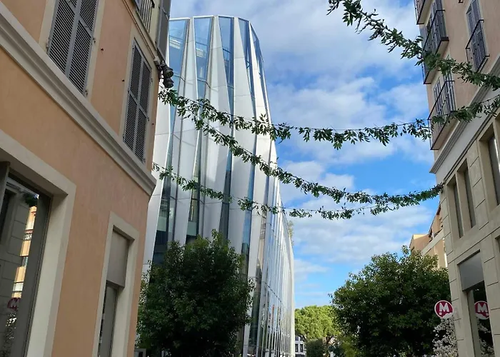 Jardin Marenda - 2 Bedroom Flat With Idyllic Garden In Old Town - In * Antibes