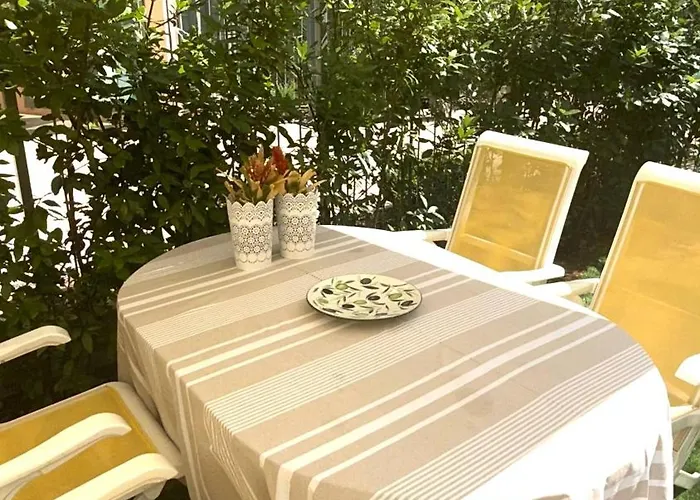 Jardin Marenda - 2 Bedroom Flat With Idyllic Garden In Old Town - In *