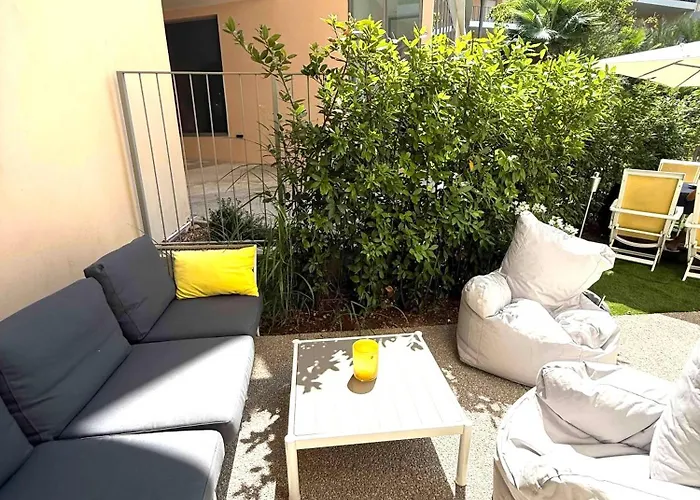 Jardin Marenda - 2 Bedroom Flat With Idyllic Garden In Old Town - In Antibes