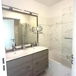 Lejlighed 2 Bedroom Flat With Garden In
