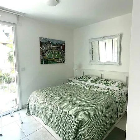 2 Bedroom Flat With Garden In Apartment Antibes