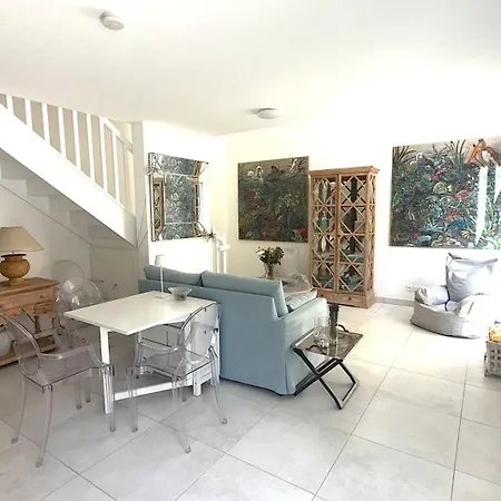 Jardin Marenda - 2 Bedroom Flat With Idyllic Garden In Old Town - In *