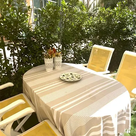 Jardin Marenda - 2 Bedroom Flat With Idyllic Garden In Old Town - In *