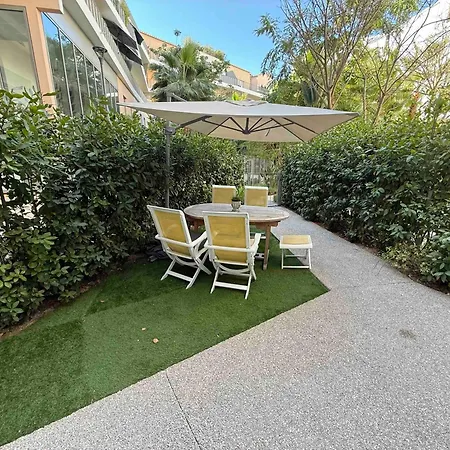 2 Bedroom Flat With Garden In Antibes