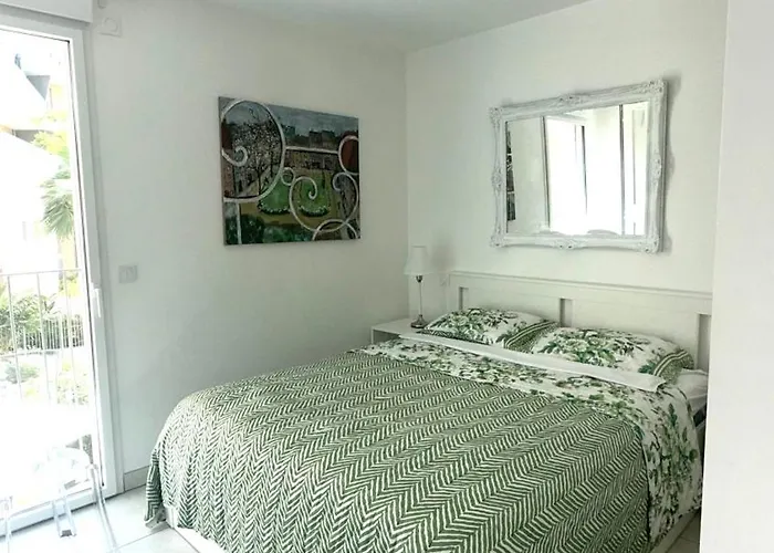 Jardin Marenda - 2 Bedroom Flat With Idyllic Garden In Old Town - In Apartment Antibes