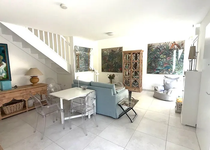 Jardin Marenda - 2 Bedroom Flat With Idyllic Garden In Old Town - In *